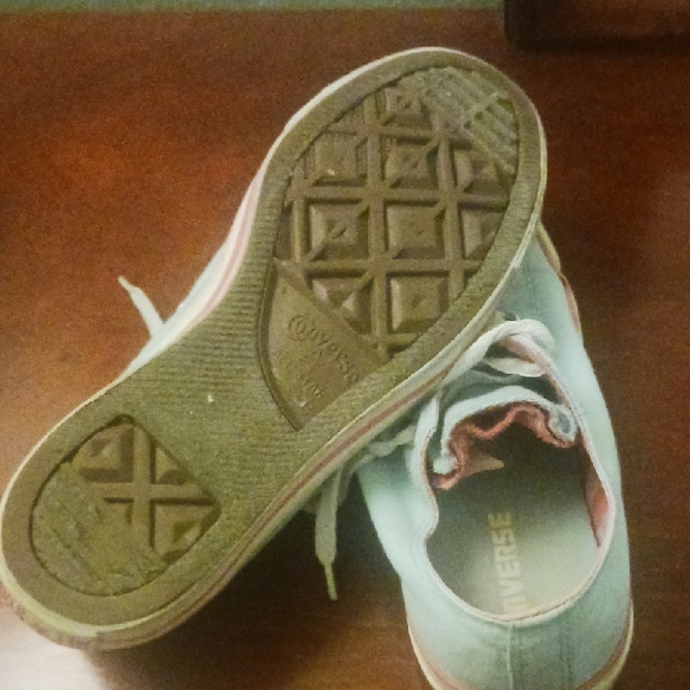 Converse Womens Sneakers in Light Blue and Pink - Picture 6 of 6